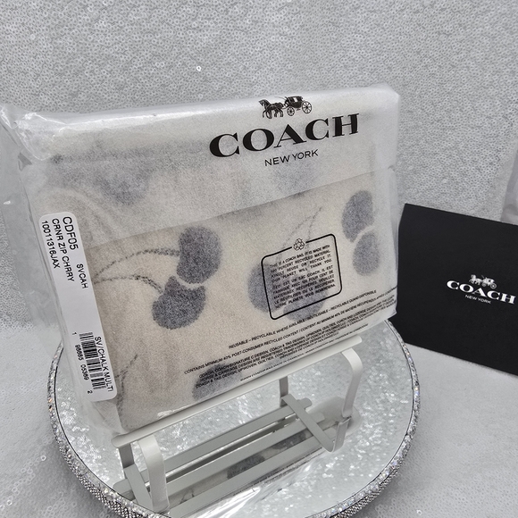 Coach Corner Zip Sequined Cherry Print Wristlet Smooth Leather Chalk & Silver - Picture 10 of 10